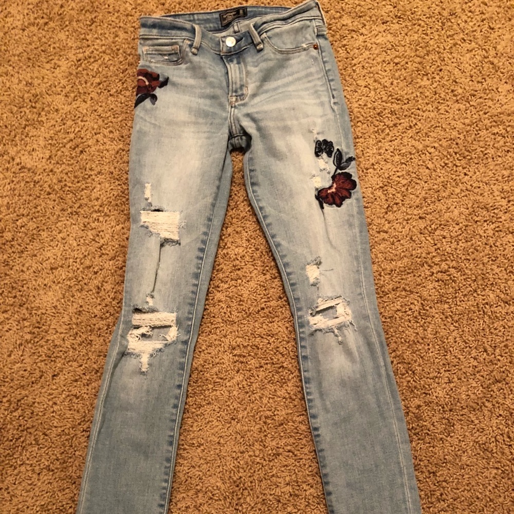 Abercrombie&Fitch embroidered jeans